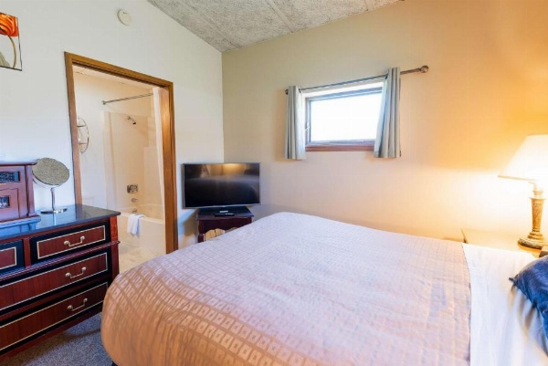Fireside Inn and Suites Bangor image 16