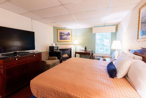 Fireside Inn and Suites Bangor image 2